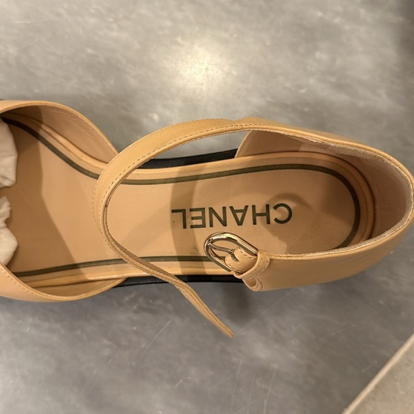 Chanel beige and black flats - Picture 4 of 7